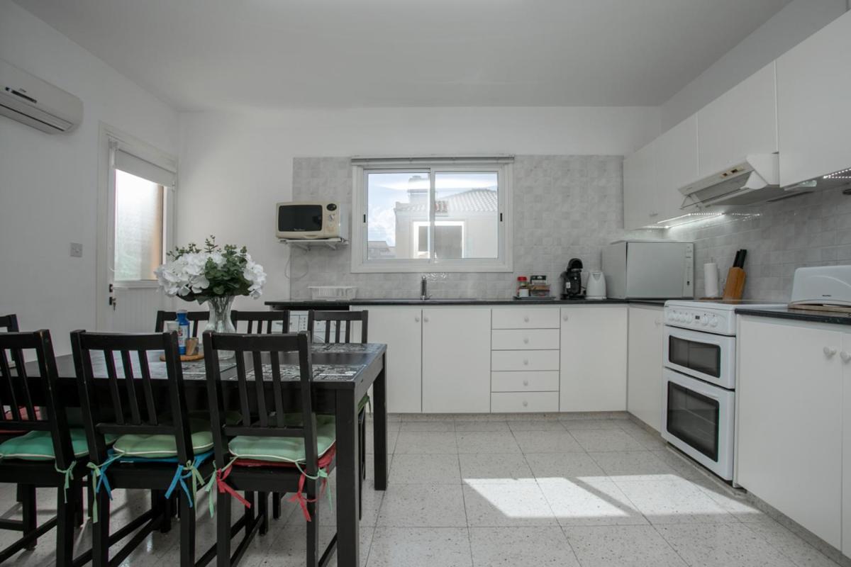 The Marilouize Apartment Пея Екстериор снимка