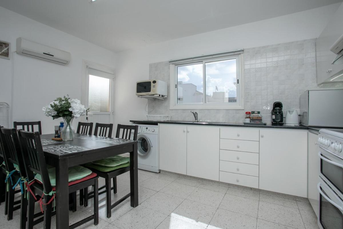 The Marilouize Apartment Пея Екстериор снимка