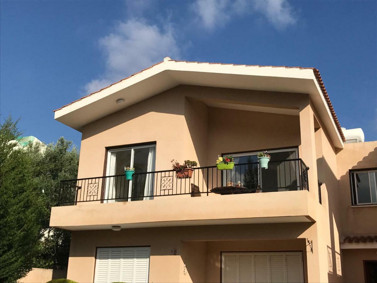 The Marilouize Apartment Пея Екстериор снимка