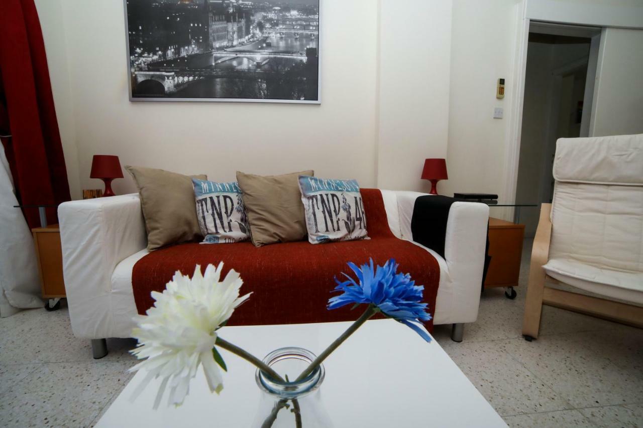 The Marilouize Apartment Пея Екстериор снимка