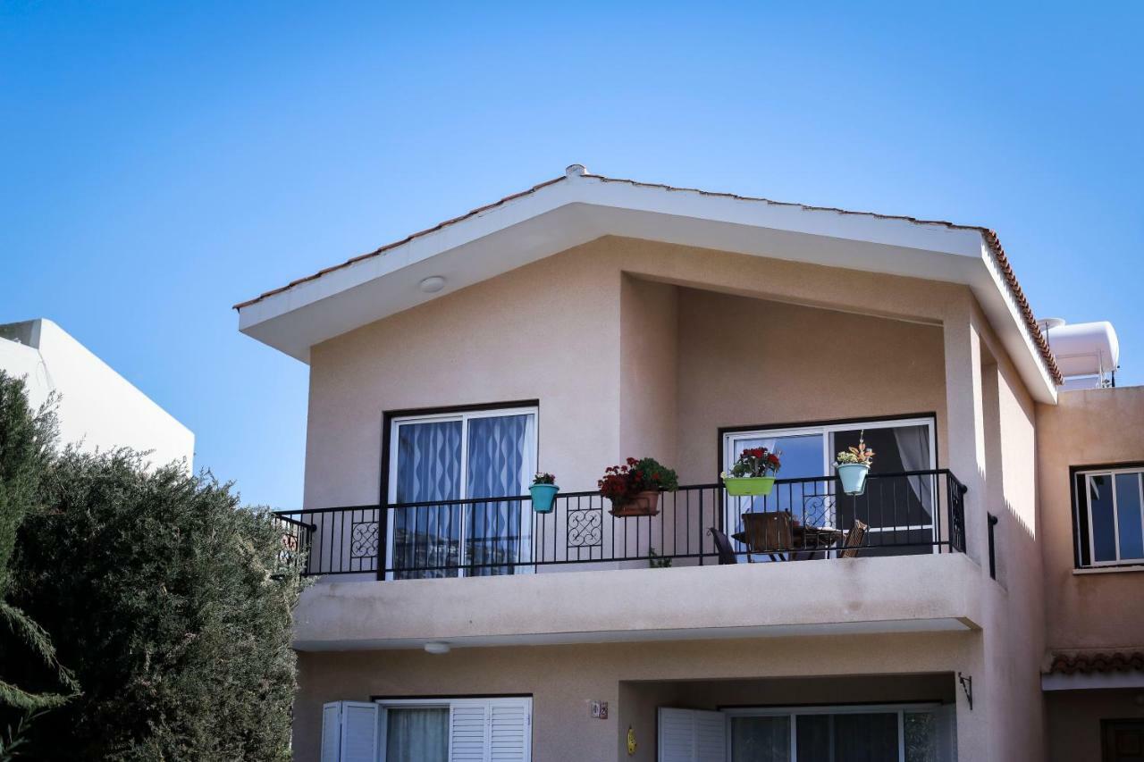 The Marilouize Apartment Пея Екстериор снимка